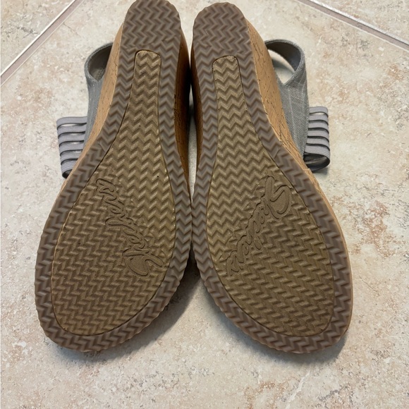 Sketchers luxe foam sandals - Picture 5 of 8